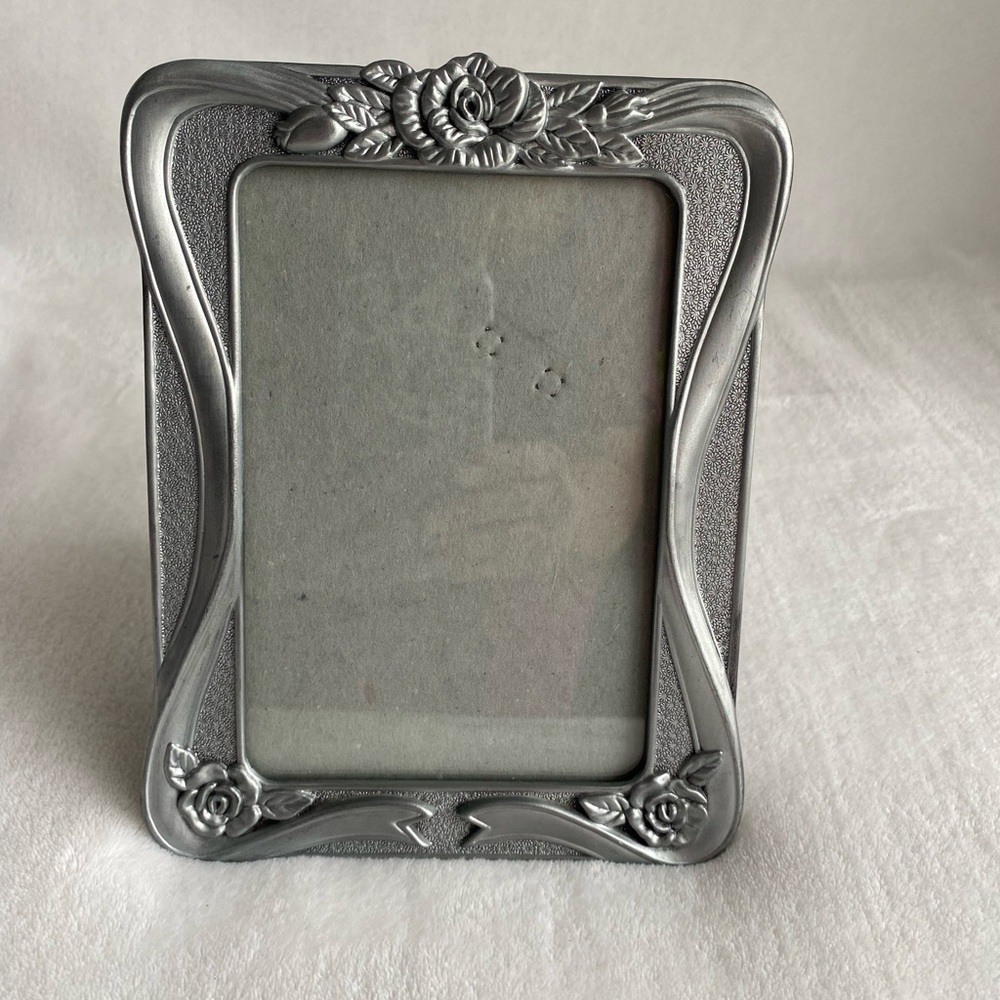 Towle Silversmiths‎ Signature Collection Silver Roses Ribbon 5x7 Picture Frame